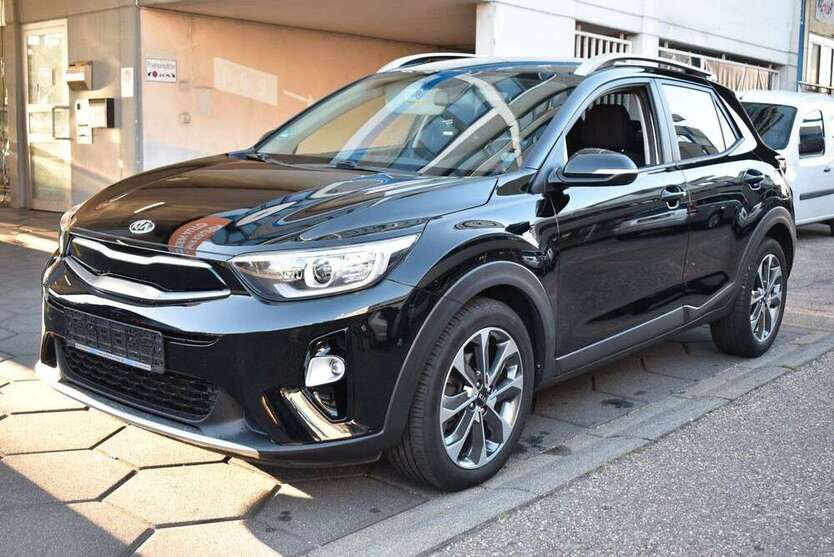 Kia Stonic 97.500 km 14.299 € Fellbach 70736