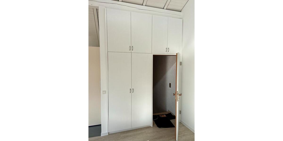 Dachgeschoßwohnung Ludwigsburg Hoheneck - 2.5 Zimmer, 74 m&sup2;, 1.390&euro; | Angebot:23753037