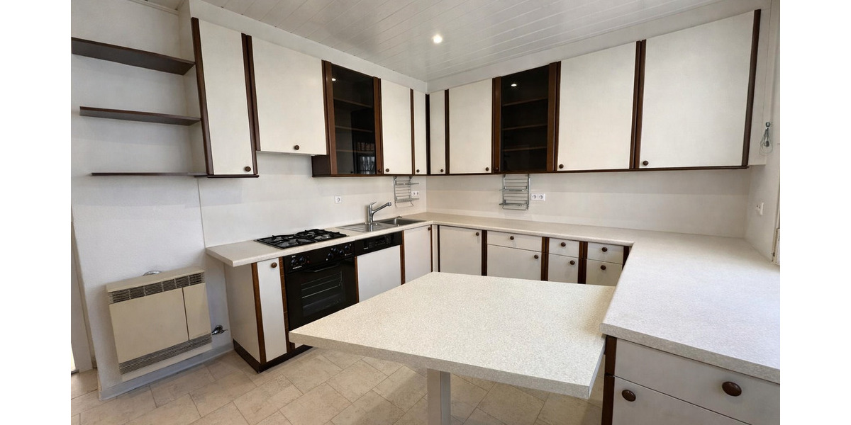 Mehrfamilienhaus, Wohnhaus Stuttgart Degerloch - 8 Zimmer, 181 m&sup2;, 778.000&euro; | Angebot:25836698