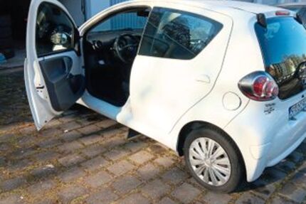 Toyota Aygo (X) 127.000 km 2.300 &euro; Stuttgart 70195