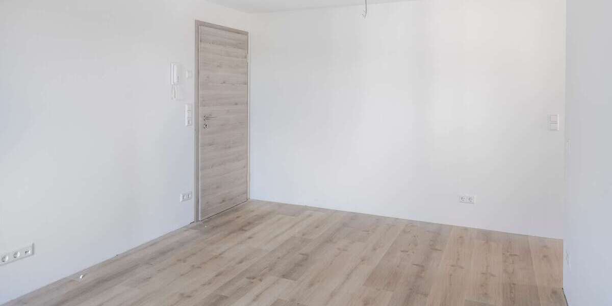 Hochwertig sanierte 2-Zimmer-Dachgeschosswohnung mit Balkon - 2- Esslingen am Neckar Oberesslingen | Angebot:27517940