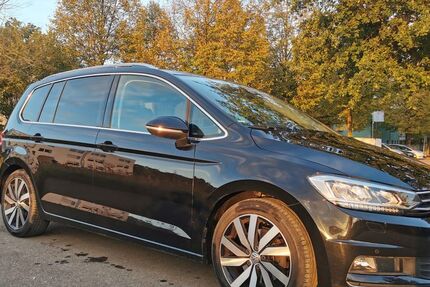 VW Touran 144.500 km 22.900 € Neuhausen 73765