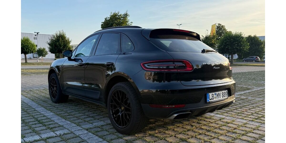 Porsche Macan 144.570 km 29.500 &euro; Bietigheim-Bissingen 74321