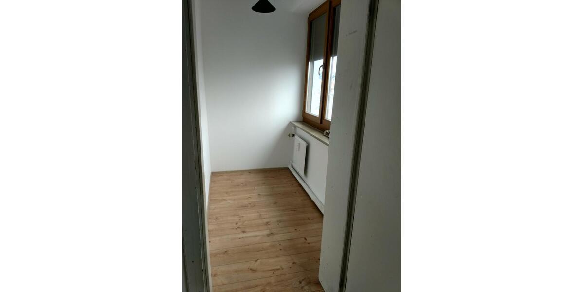 Etagenwohnung Pforzheim Dillweißenstein - 3 Zimmer, 60 m&sup2;, 900&euro; | Angebot:27589472