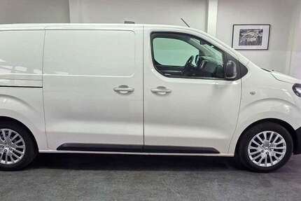 Opel Vivaro 168.000 km 12.900 € Asperg 71679