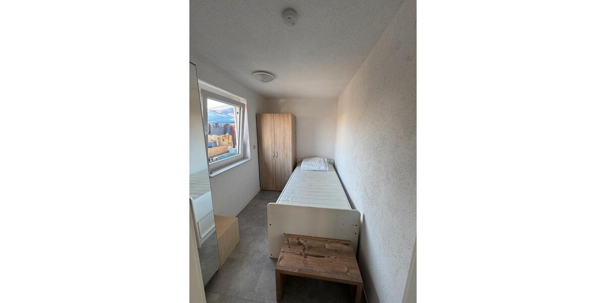 Erdgeschoßwohnung Tamm - 1 Zimmer, 9 m&sup2;, 350&euro; | Angebot:24366150