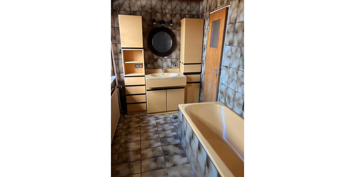 Etagenwohnung Sachsenheim - 4 Zimmer, 80 m&sup2;, 1.000&euro; | Angebot:25544612