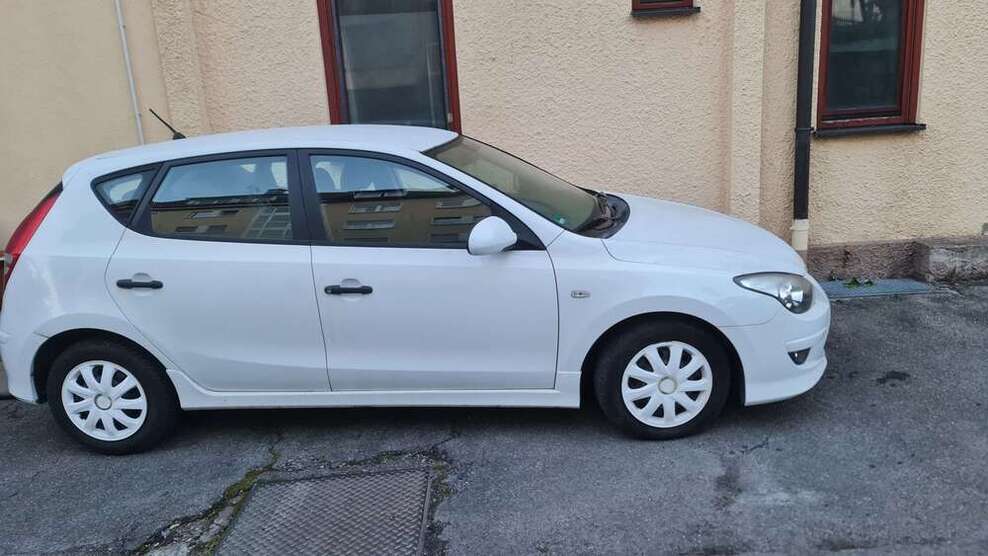 Hyundai i30 156.000 km 3.200 € Stuttgart 70329