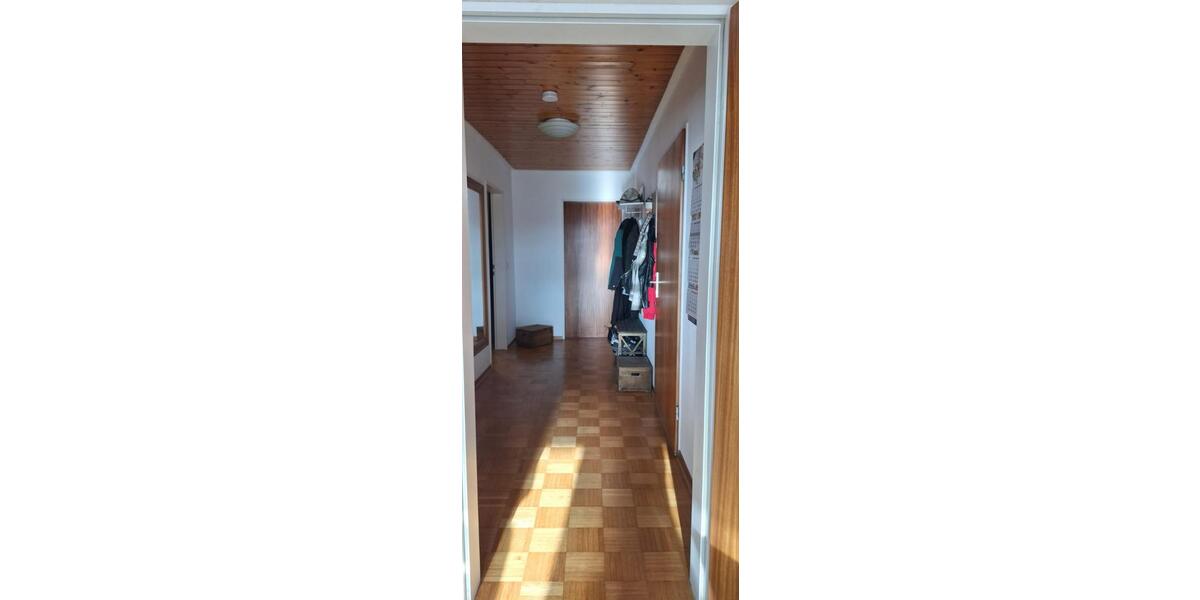 Dachgeschoßwohnung Reutlingen Altenburg - 3 Zimmer, 67 m&sup2;, 295.000&euro; | Angebot:24371378