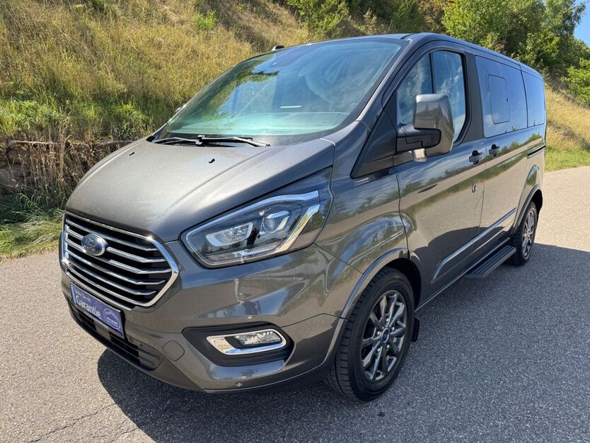 Ford Tourneo Custom 80.000 km 32.900 € Leonberg 71229