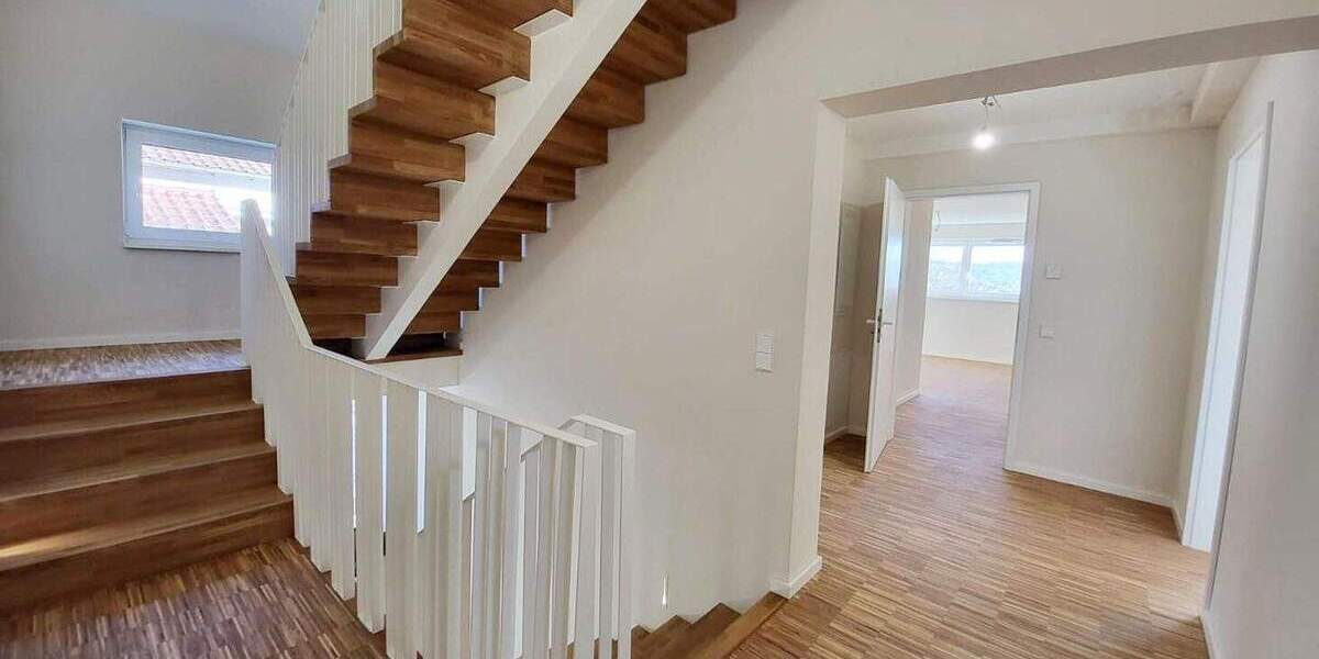 Einfamilienhaus Esslingen am Neckar Sulzgries - 6 Zimmer, 260 m&sup2;, 3.420&euro; | Angebot:25746482