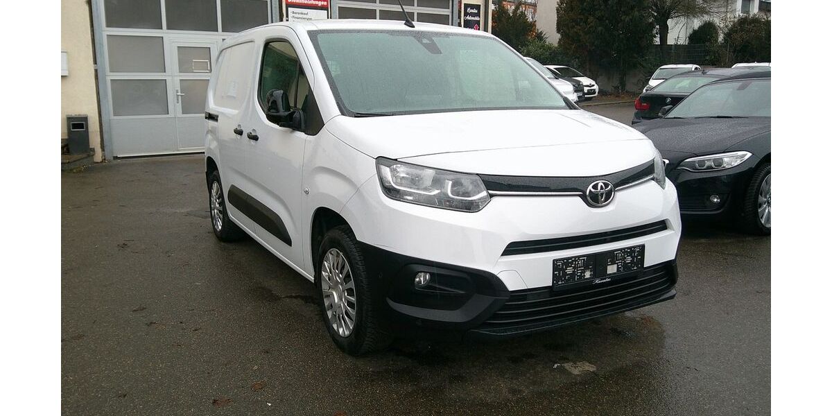 Toyota Proace City 107.850 km 12.990 &euro; Sindelfingen 71065