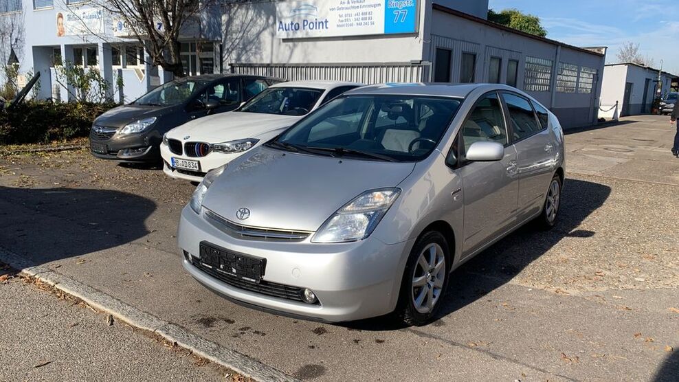 Toyota Prius 144.000 km 6.900 € Fellbach-Stuttgart 70736