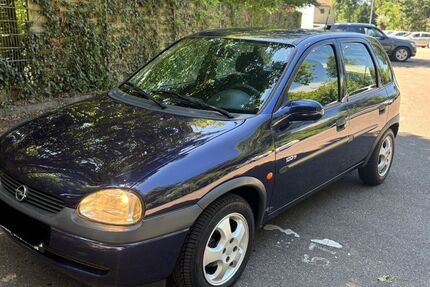 Opel Corsa 147.000 km 2.799 &euro; Degerloch 70597
