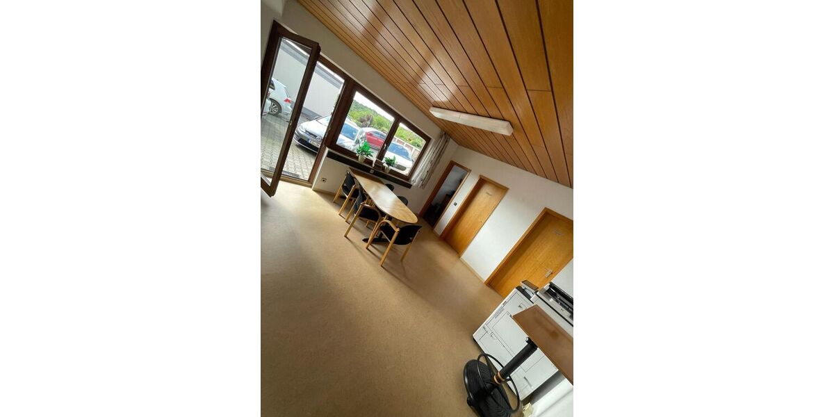 Funktionale Büro- oder Praxisfläche in Nürtingen - Gewerbeobjekt Nürtingen Neckarhausen | Angebot:27608203