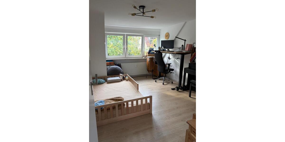 Dachgeschoßwohnung Ludwigsburg Pflugfelden - 3 Zimmer, 67 m&sup2;, 850&euro; | Angebot:27619191