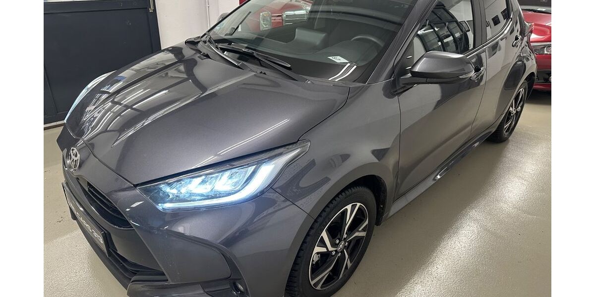 Toyota Yaris 15.005 km 19.990 &euro; LEONBERG 71229