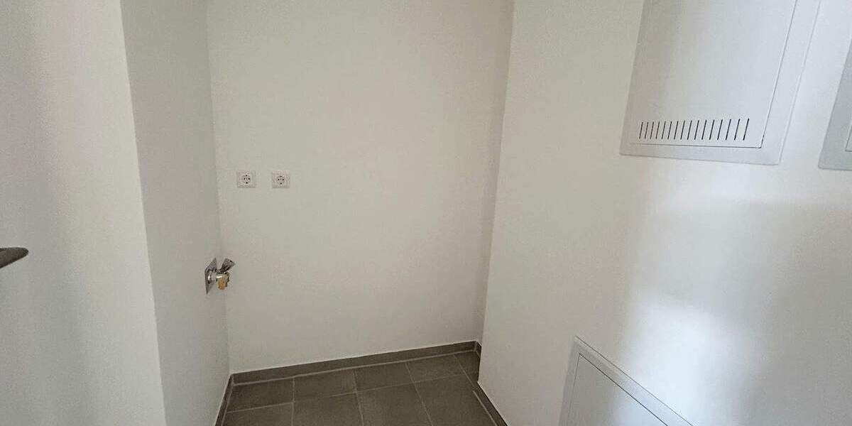 Etagenwohnung Stuttgart Untertürkheim - 2 Zimmer, 64 m&sup2;, 1.150&euro; | Angebot:24111949