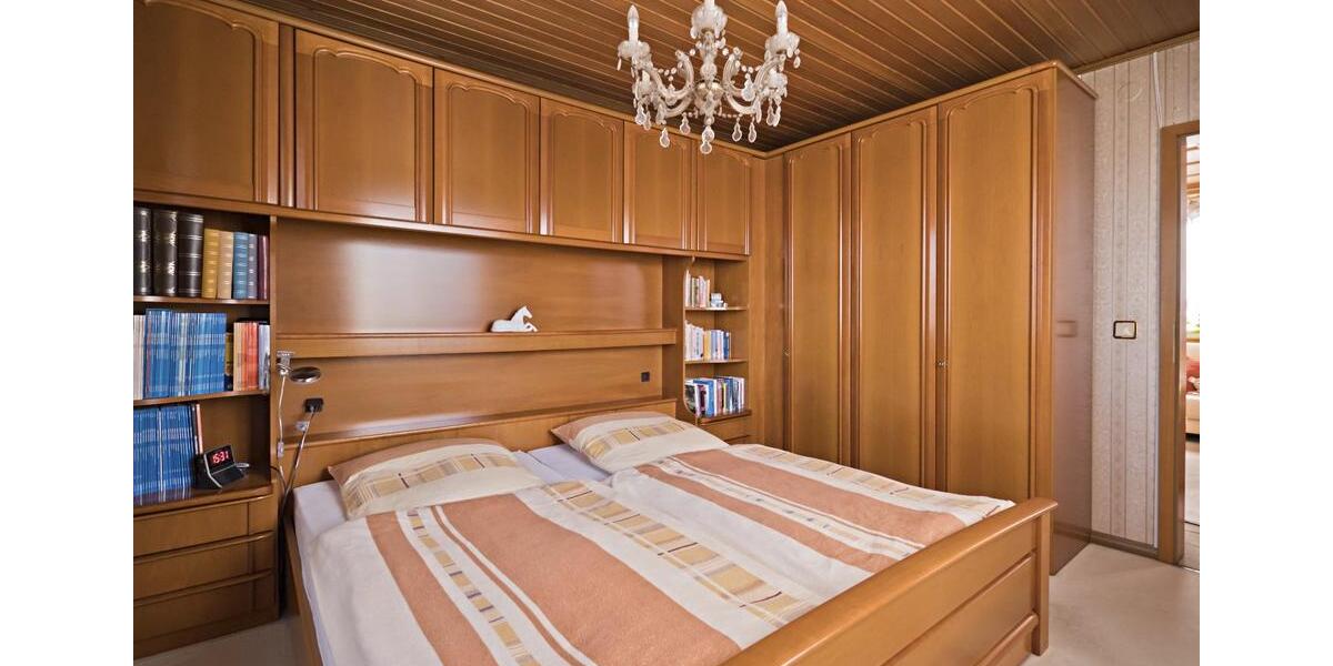 Einfamilienhaus Nagold - 7 Zimmer, 99 m&sup2;, 348.000&euro; | Angebot:25858427