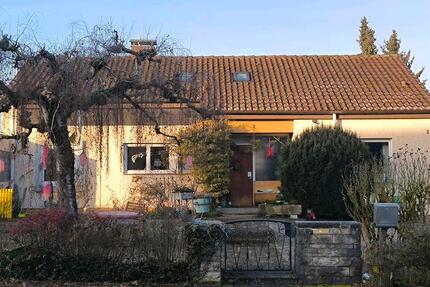 Einfamilienhaus mit EinliegerwohnungGarten 9 zimmer