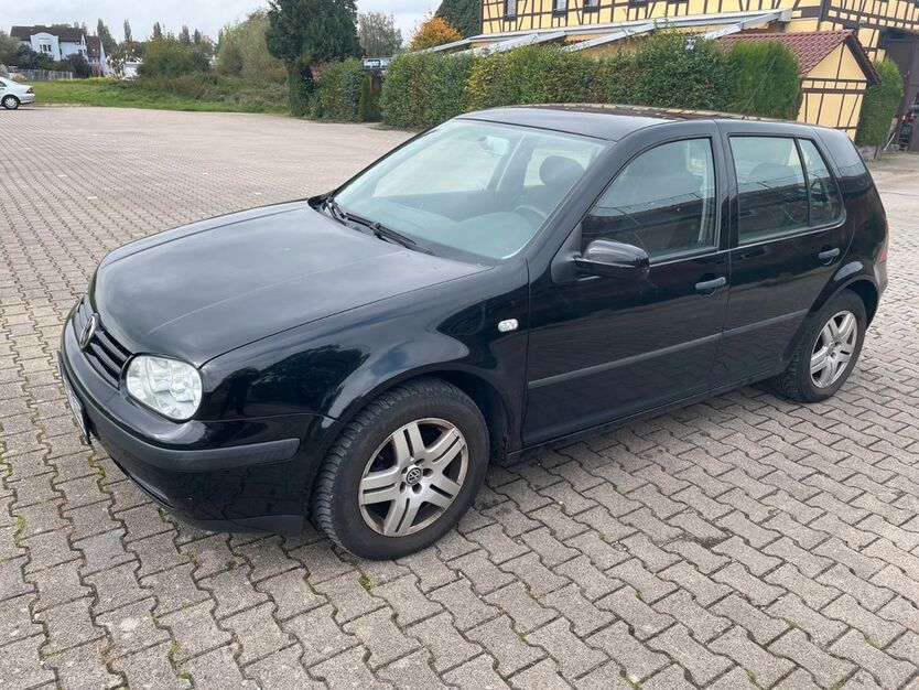 VW Golf 216.000 km 1.650 € Köngen 73257