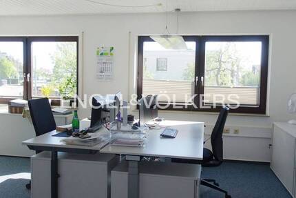 Großzügiges und teilbares Bürogebäude mit Stellplätzen zur Miete . Dienstleister und Unternehmer willkommen 7 zimmer
