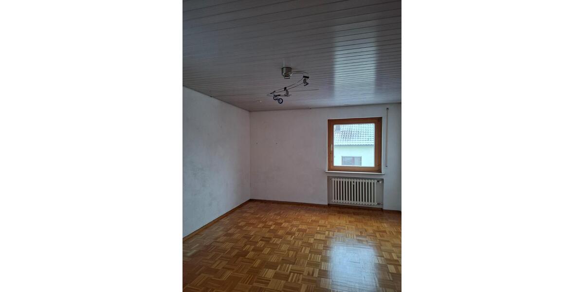 Einfamilienhaus Rottenburg am Neckar - 6 Zimmer, 168 m&sup2;, 1.550&euro; | Angebot:24354979