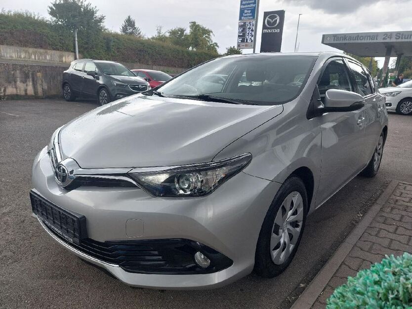 Toyota Auris 123.516 km 11.890 € Böblingen 71034