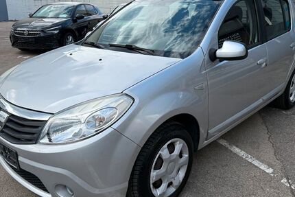 Dacia Sandero 29.000 km 5.490 &euro; Münchingen 70825