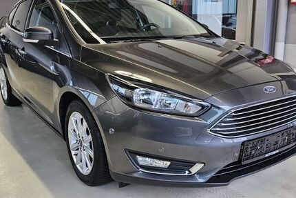 Ford Focus 75.000 km 12.899 &euro; Neckartailfingen 72666