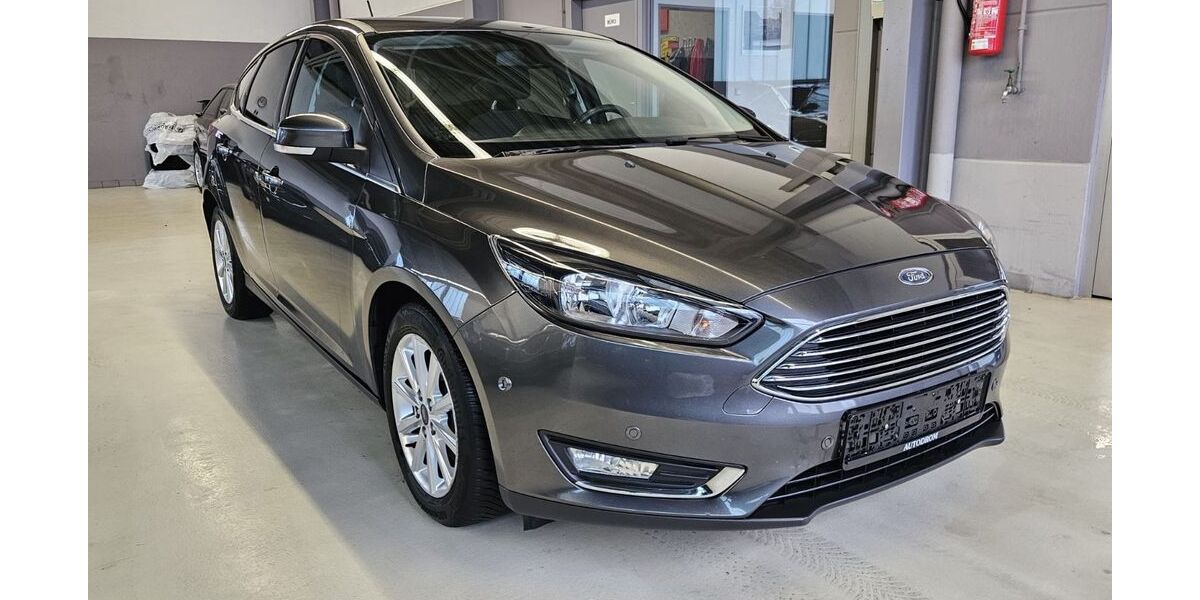 Ford Focus 75.000 km 12.899 &euro; Neckartailfingen 72666