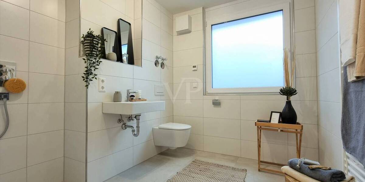 Exklusive Wohnung mit hochwertiger Ausstattung und großem Garten in Aldingen 4 zimmer