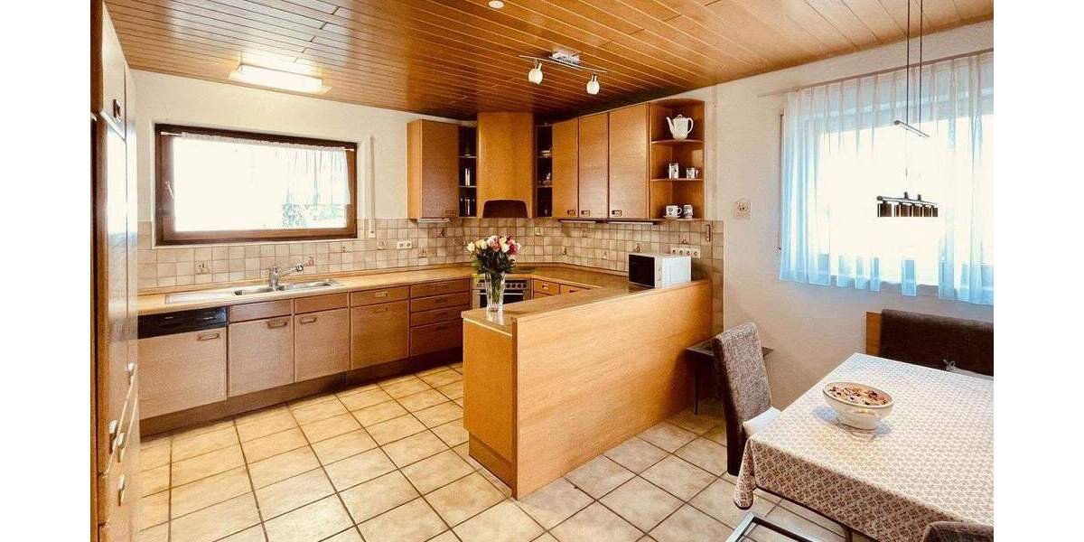 Reihenendhaus Simmozheim - 7 Zimmer, 176 m&sup2;, 599.000&euro; | Angebot:25657345