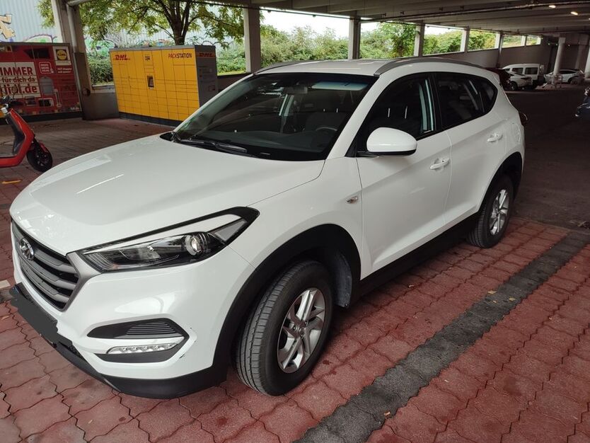 Hyundai TUCSON 35.000 km 16.900 € Stuttgart 70191