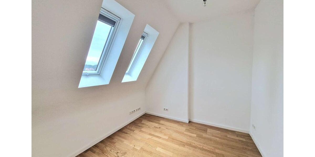 Dachgeschoßwohnung Stuttgart Stuttgart-Mitte - 5 Zimmer, 134 m&sup2;, 2.796&euro; | Angebot:24659602