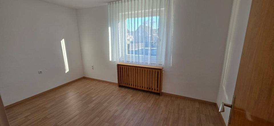 Etagenwohnung Mühlacker - 3.5 Zimmer, 95 m&sup2;, 1.000&euro; | Angebot:25942968