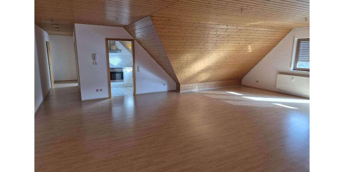 Dachgeschoßwohnung Reutlingen Reutlingen-Betzingen - 2 Zimmer, 84 m&sup2;, 950&euro; | Angebot:27619684