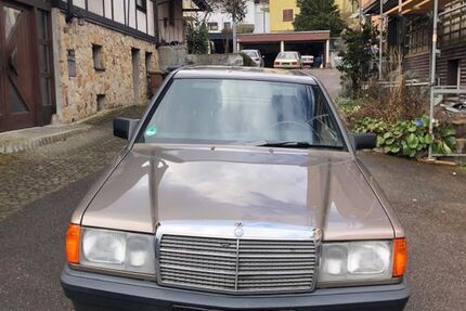 Mercedes-Benz 190 151.000 km 6.700 &euro; Esslingen 73732