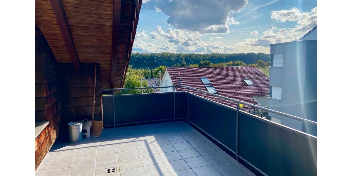 Dachgeschoßwohnung Ludwigsburg Hoheneck - 2.5 Zimmer, 74 m&sup2;, 1.390&euro; | Angebot:23753037