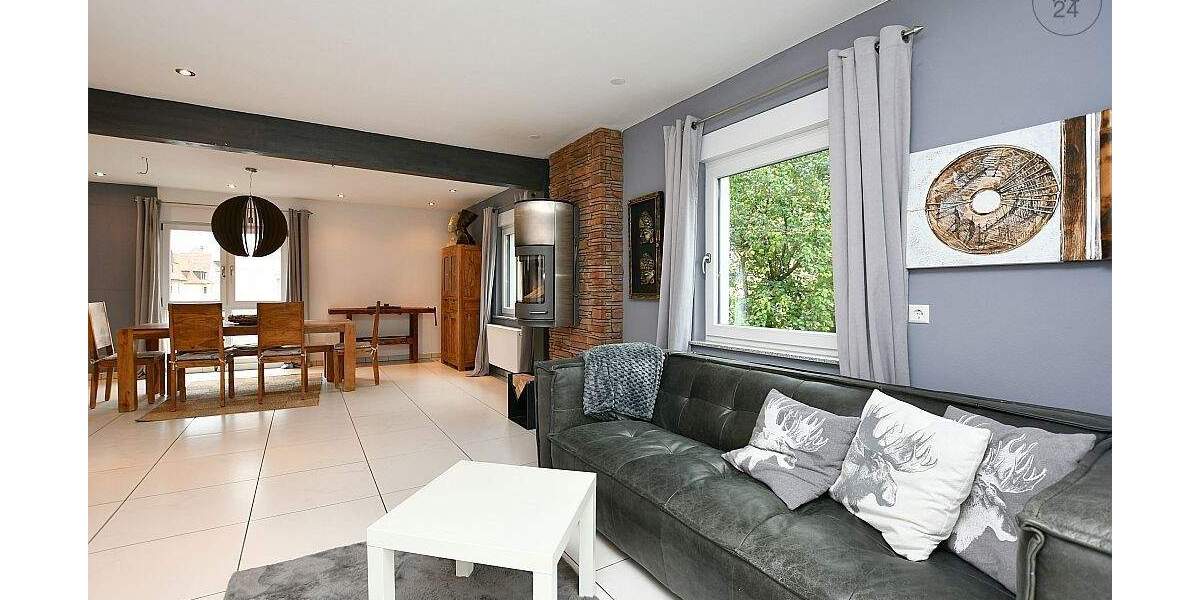 Helle, modern möblierte 2,5-Zimmer Wohnung mit Balkon und Stellplatz in Fellbach 2 zimmer