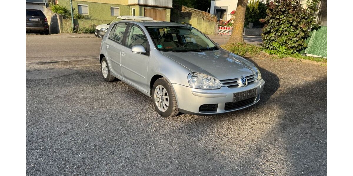 VW Golf 170.000 km 2.799 &euro; Mühlacker 75417
