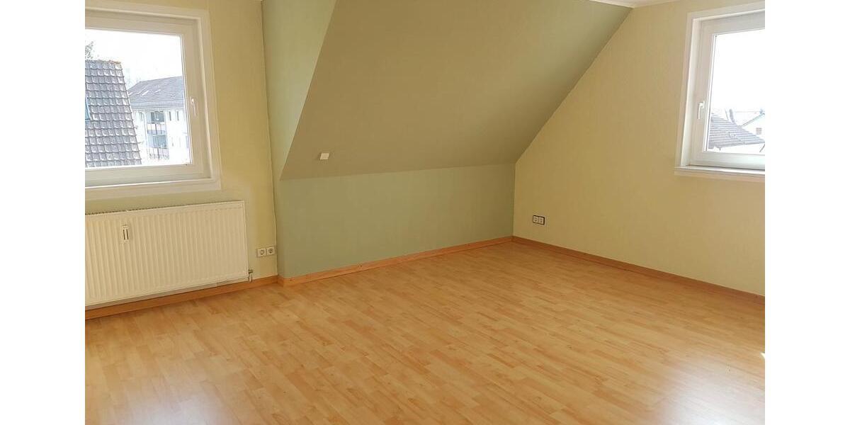 Dachgeschoßwohnung Mühlacker - 3 Zimmer, 59 m&sup2;, 600&euro; | Angebot:26113556