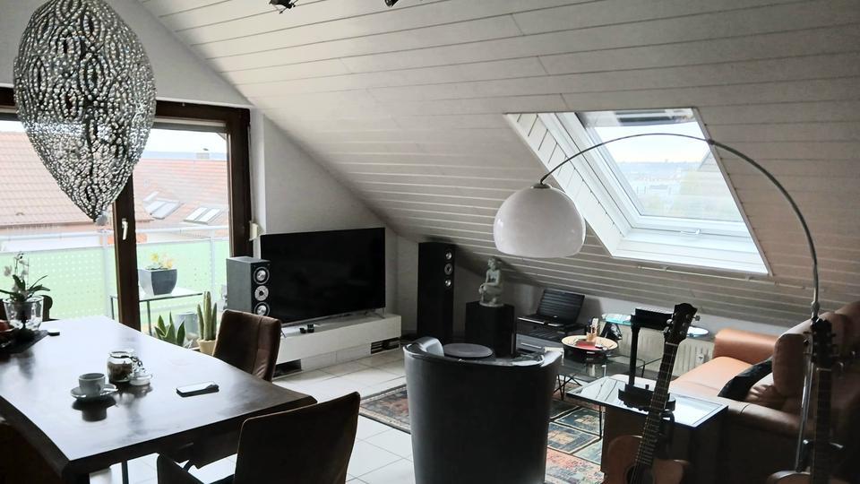 Dachgeschoßwohnung Tamm - 4 Zimmer, 93 m&sup2;, 950&euro; | Angebot:25416485