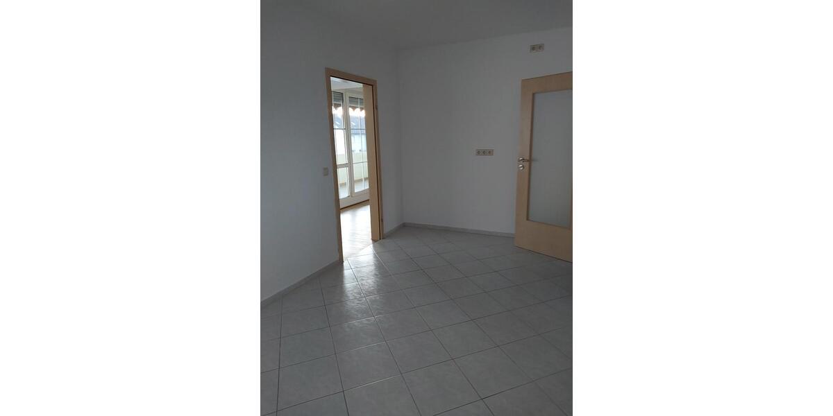 Erdgeschoßwohnung Pforzheim Eutingen - 3.5 Zimmer, 100 m&sup2;, 930&euro; | Angebot:25267176