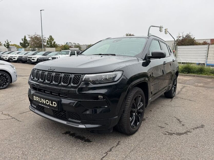 Jeep Compass 39.467 km 23.900 € Stuttgart 70565