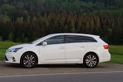 Toyota Avensis 329.000 km 5.999 &euro; Calw 75365