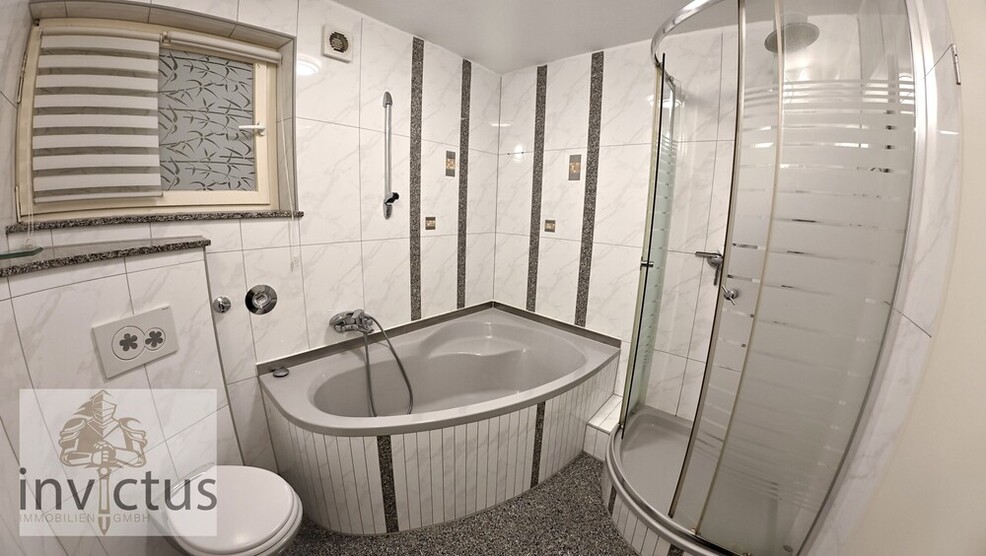 Wohnen und entspannen: 4-Zimmer-Wohnung mit Garten, XL-Terrasse und GarageStellplatz 4 zimmer