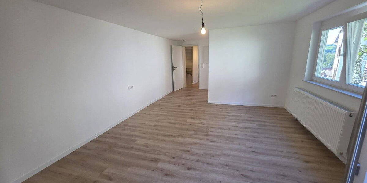 Doppelhaushälfte Nürtingen Neckarhausen - 8 Zimmer, 135 m&sup2;, 475.000&euro; | Angebot:26290170