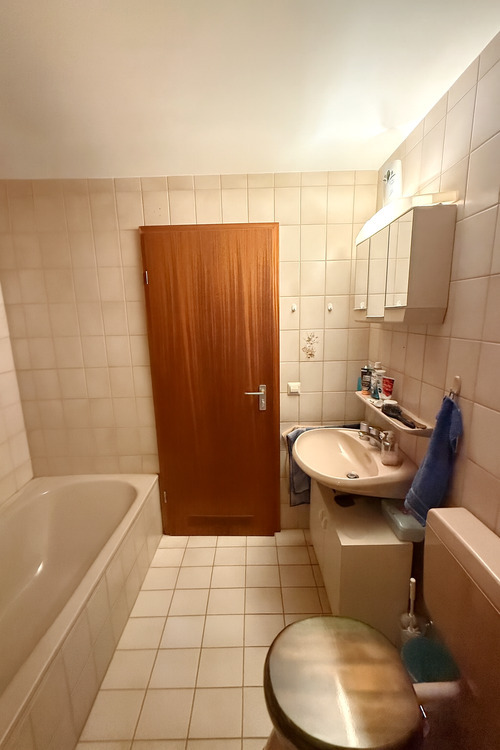 Gepflegte 2,5-Zimmerwohnung mit EBK, Balkon, großer Terrasse und Garten in bevorzugter Lage