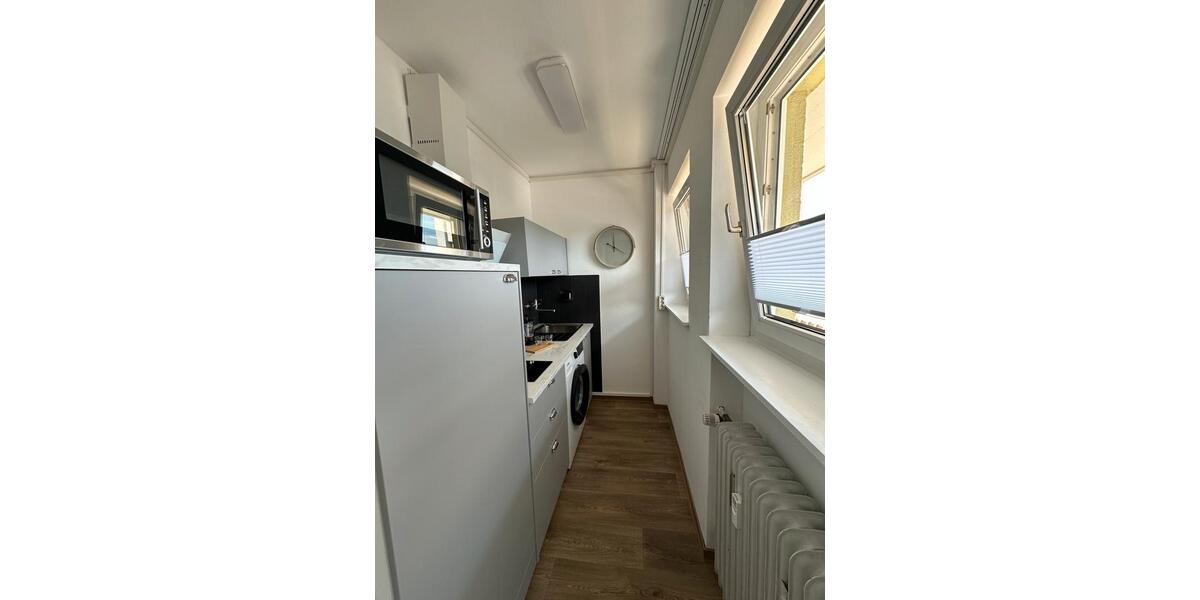 Dachgeschoßwohnung Stuttgart Luginsland - 1 Zimmer, 36 m&sup2;, 900&euro; | Angebot:26477646